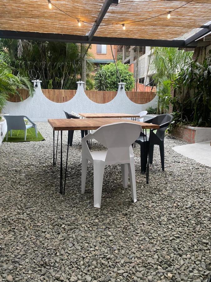 Отель Casa Mosaiko Patio Bonito Медельин Экстерьер фото