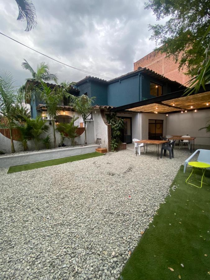 Отель Casa Mosaiko Patio Bonito Медельин Экстерьер фото