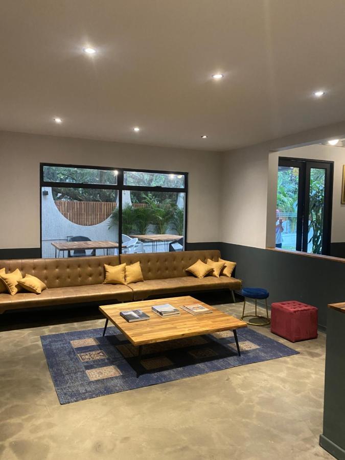 Отель Casa Mosaiko Patio Bonito Медельин Экстерьер фото