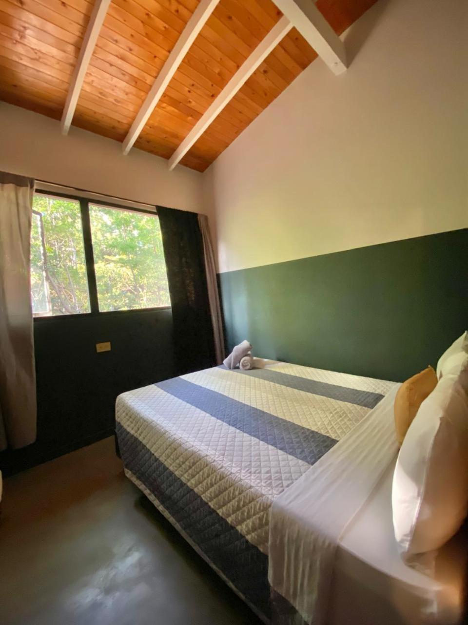 Отель Casa Mosaiko Patio Bonito Медельин Экстерьер фото