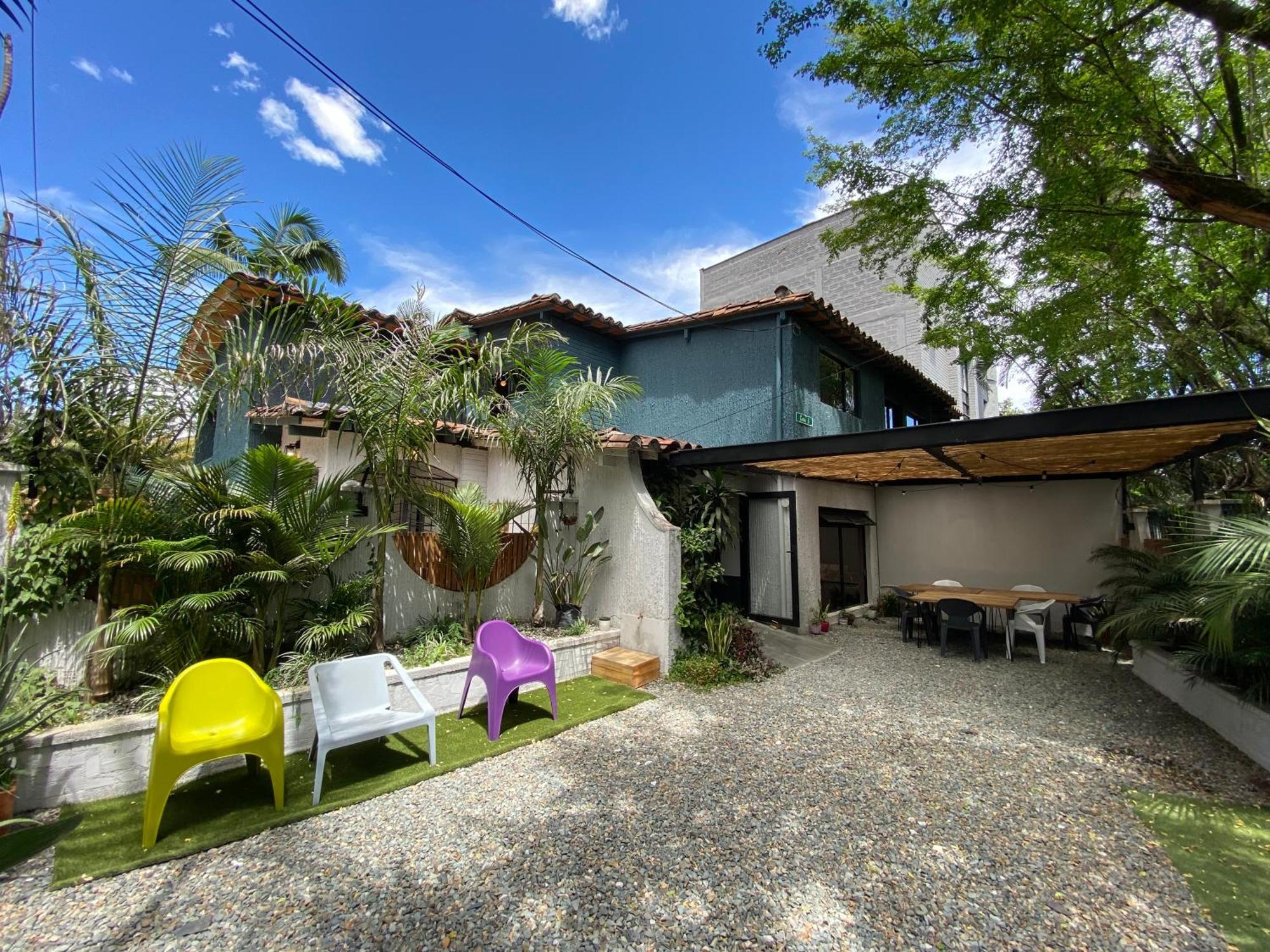 Отель Casa Mosaiko Patio Bonito Медельин Экстерьер фото